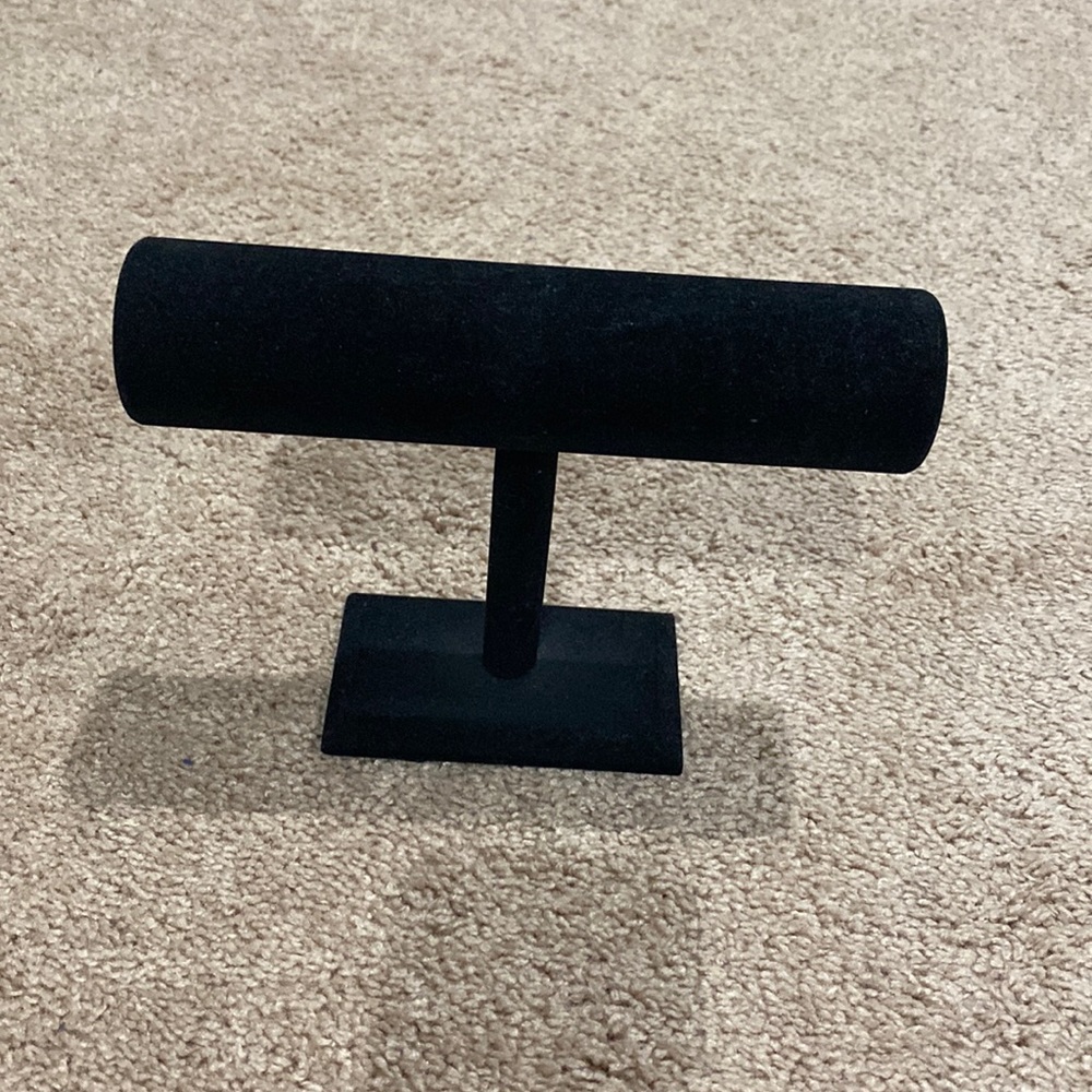 Small bracelet holder